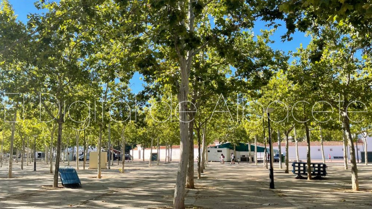 Montaje de las carpas de la Feria de Albacete
