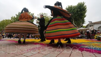 Manchegas bailando en Albacete