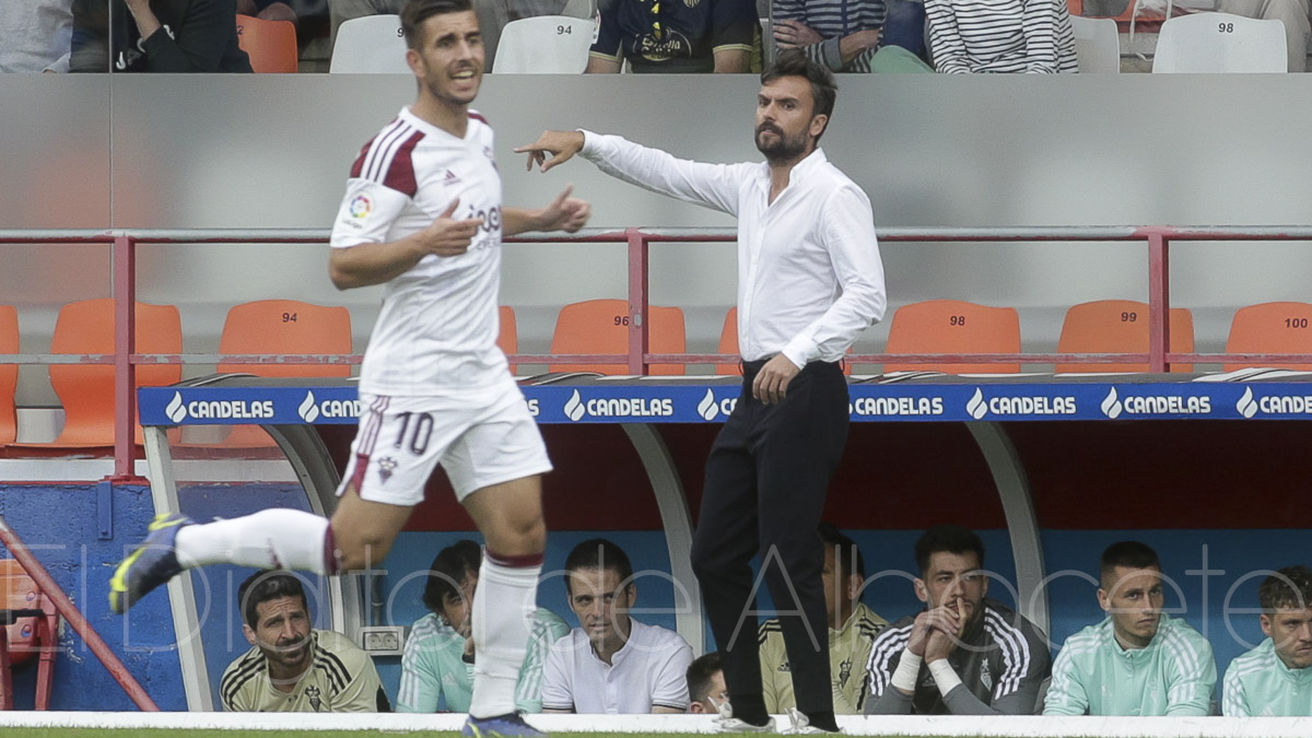 Rubén Albés no quiere sorpresas a la vuelta al trabajo del Albacete Balompié