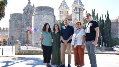 Reunión de la directora general de Autónomos, Trabajo y Economía Social con los responsables de la cooperativa ‘Toledo a Pie’ / JCCM