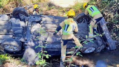 Los bomberos de Tarancón intervienen en este accidente sucedido en Uclés (Cuenca, Castilla-La Mancha)