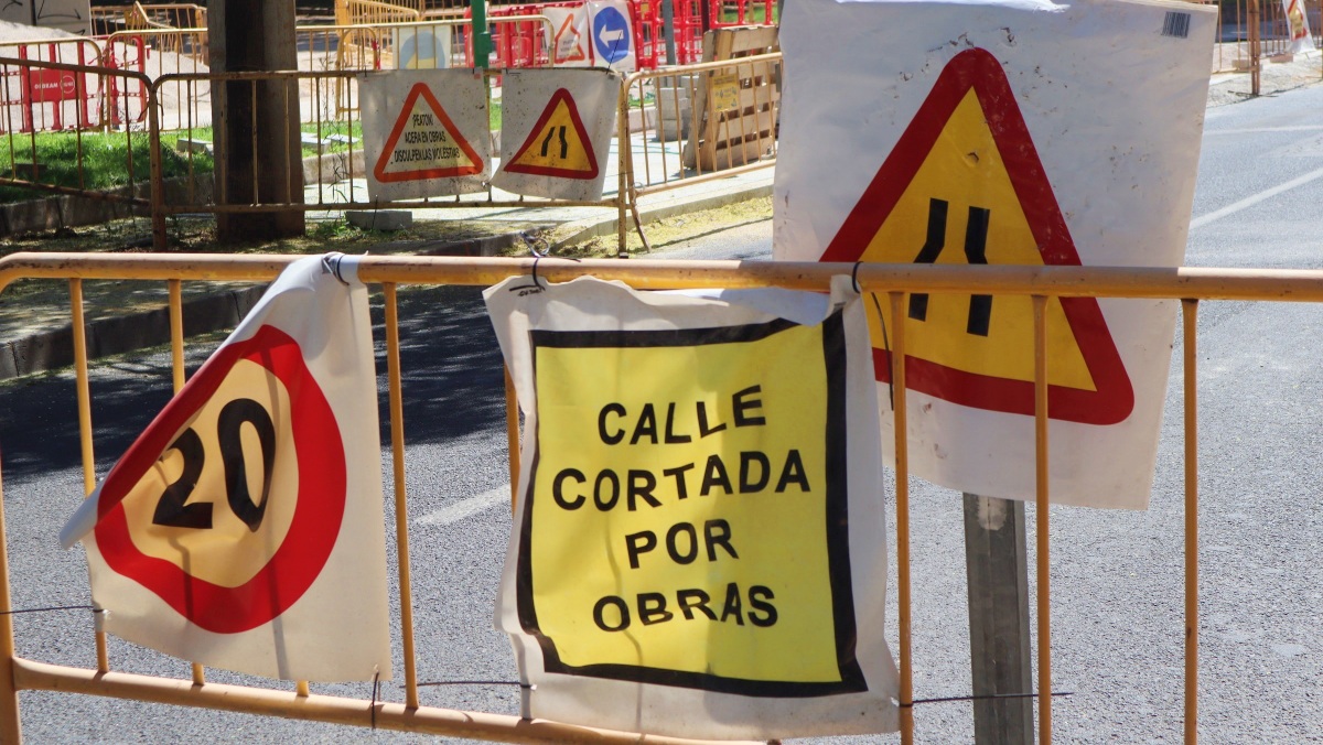 Obras en la calle León de Albacete