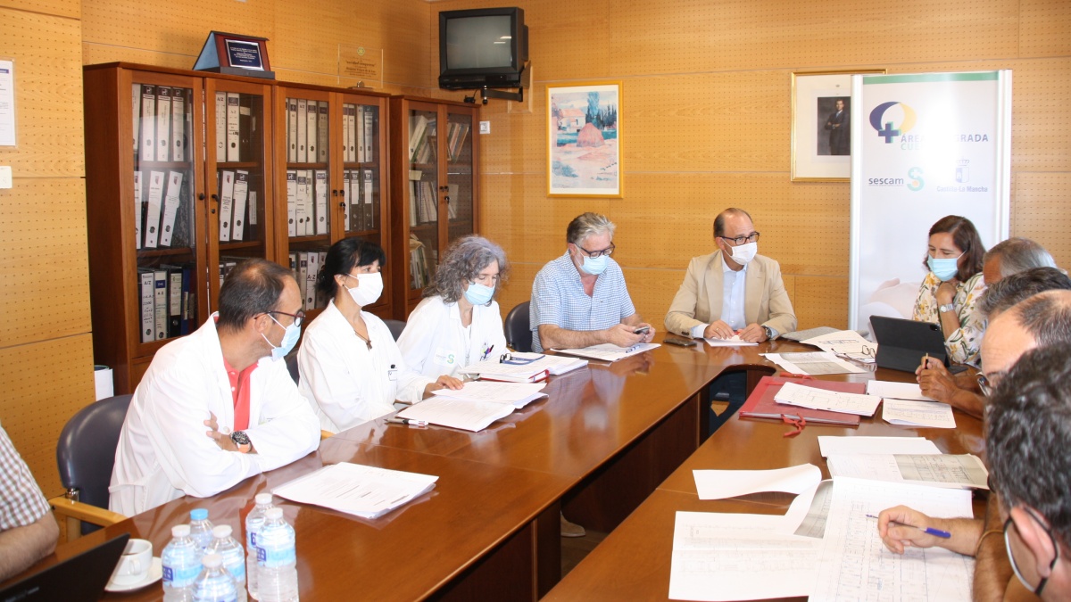El gobierno regional cierra el primer ciclo de reuniones con servicios de apoyo al diagnóstico y tratamiento de este hospital de castilla-la mancha