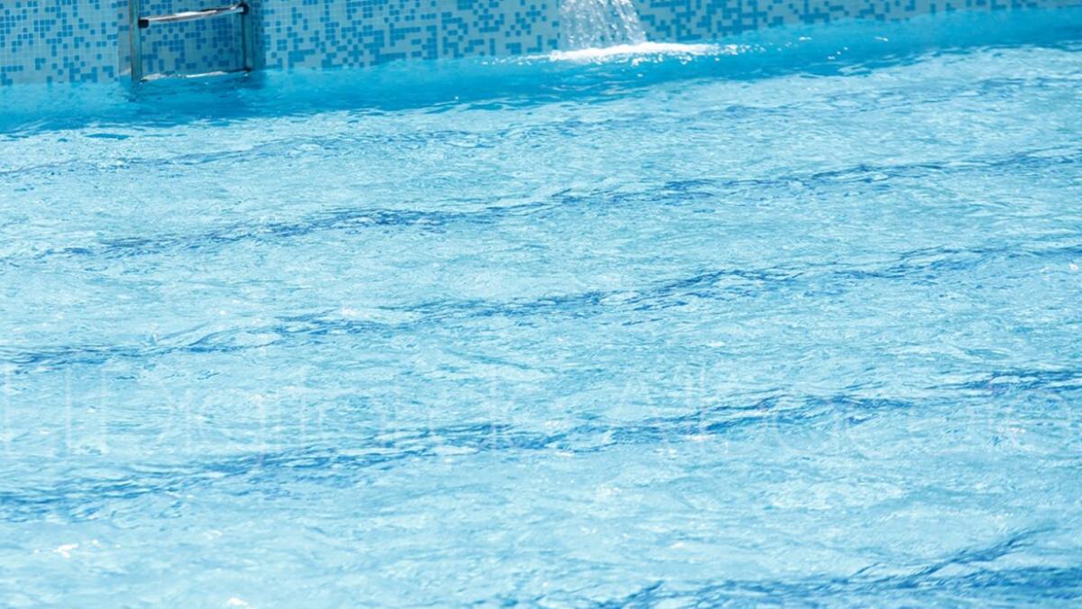 Foto de archivo de una piscina en Albacete