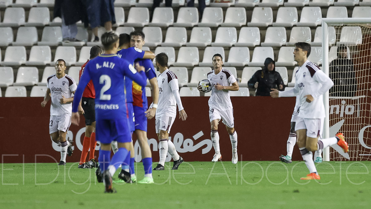 El Albacete tiró por la borda el partido en el tramo final