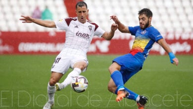 Rubén Martínez en un lance del Albacete - Andorra