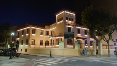 Iluminación de la antigua Comisaría del Paseo Simon Abril en Albacete / @EDUSI_Albacete