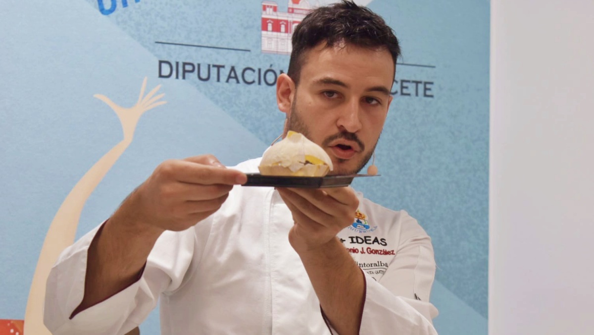 Antonio González en el stand de la Diputación de Albacete
