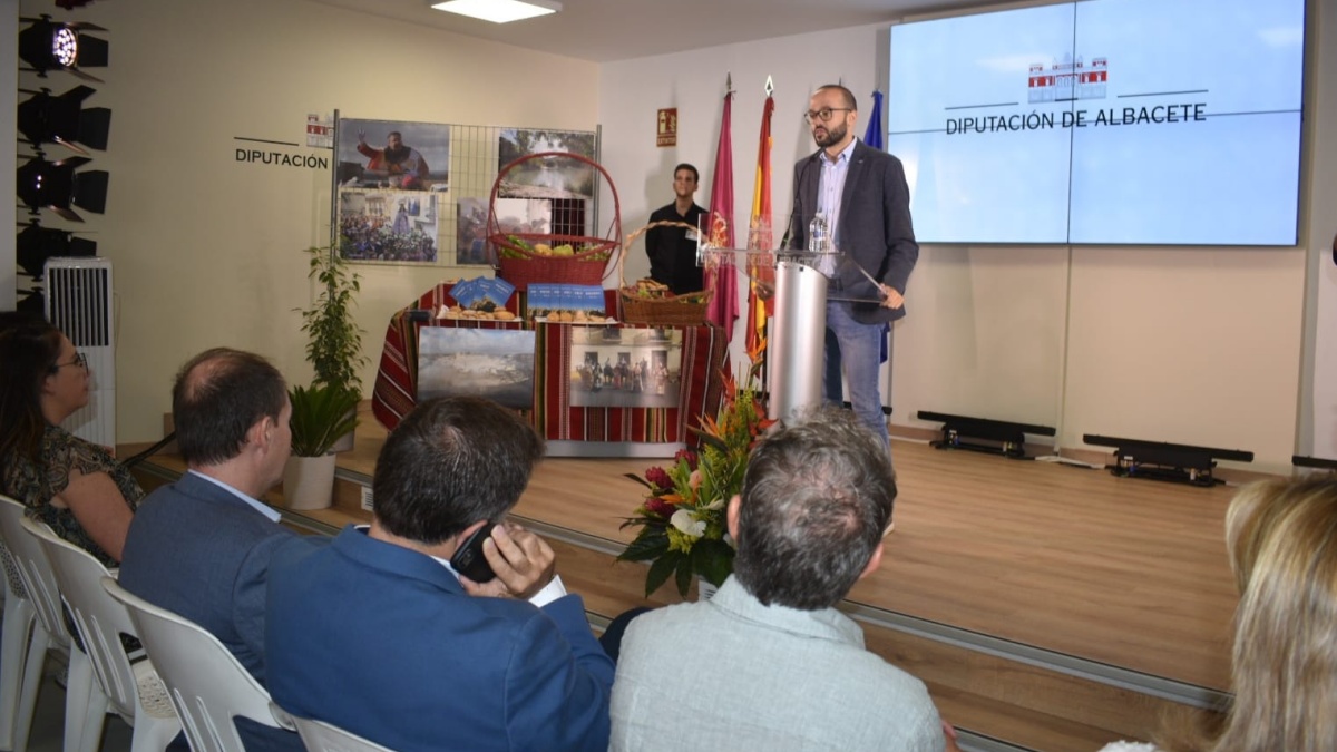 Jorquera se presenta en el stand de la Diputación en la Feria de Albacete como un pueblo que ofrece “algo más que historia y tradición” / Diputación Albacete