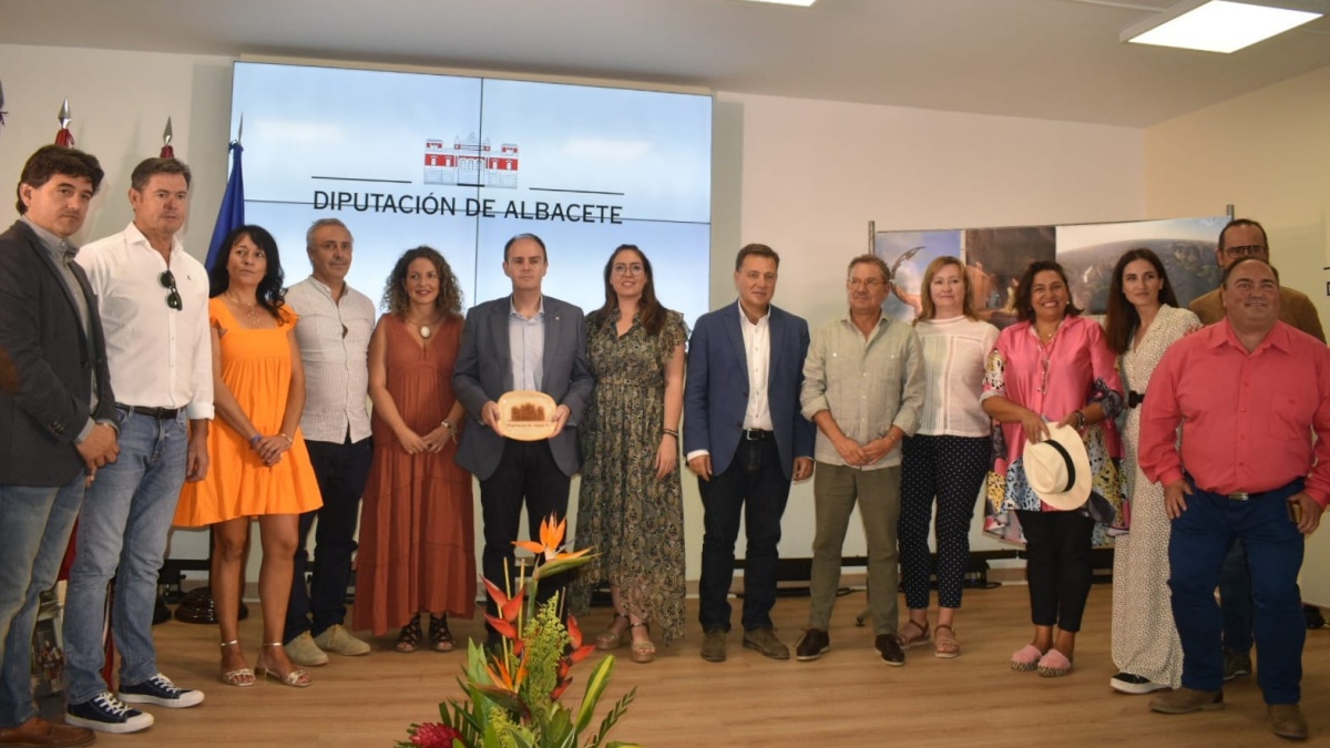Jorquera se presenta en el stand de la Diputación en la Feria de Albacete como un pueblo que ofrece “algo más que historia y tradición” / Diputación Albacete