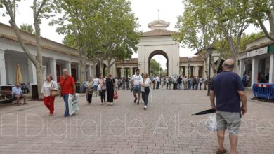 Gente en la Feria de Albacete / Foto: Ángel Chacón