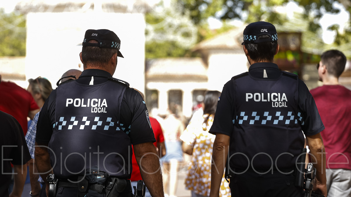 Policía Local en la Feria de Albacete / Fotos: Ángel Chacón