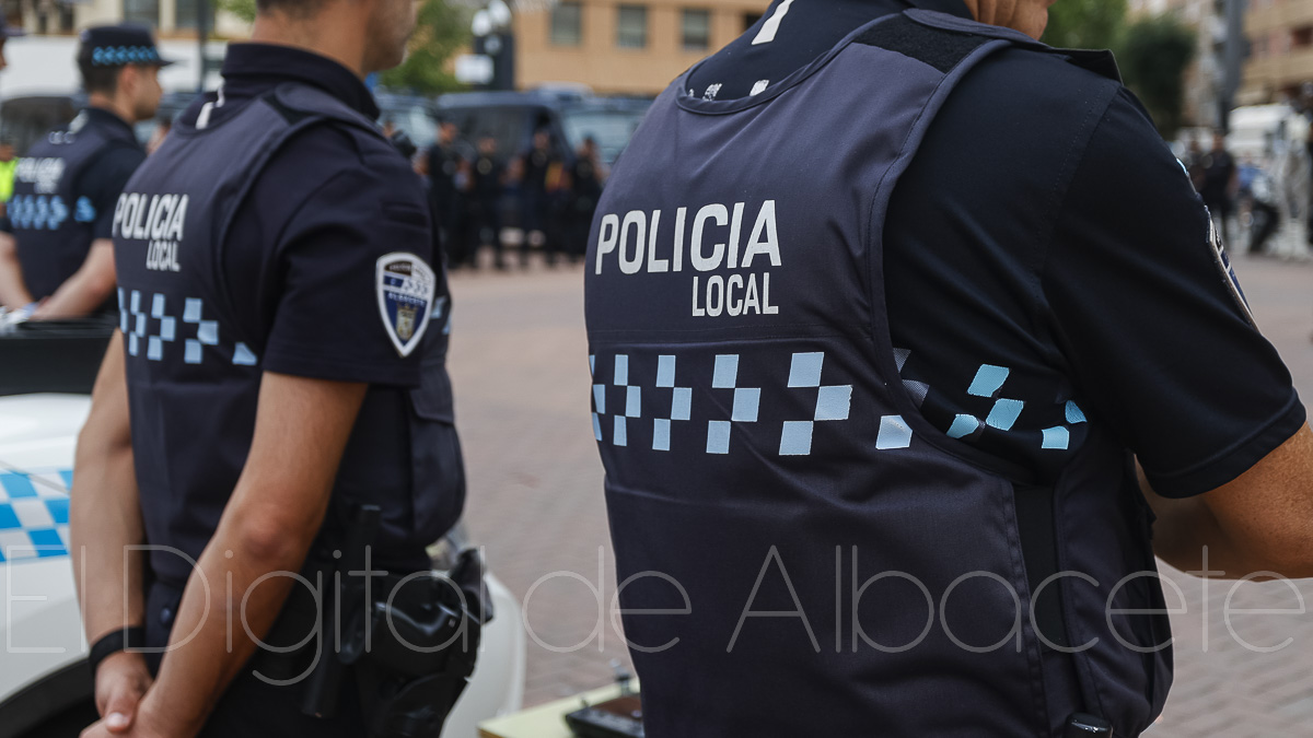 Policía Local en la Feria de Albacete / Fotos: Ángel Chacón