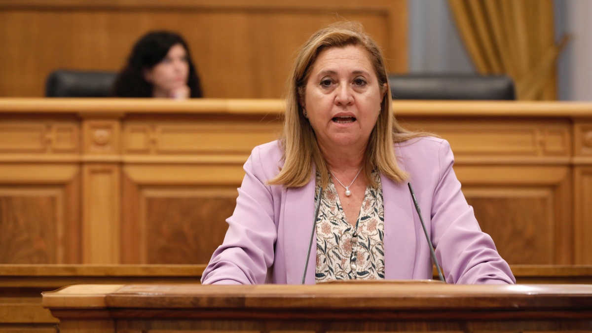 La consejera de Educación, Cultura y Deportes, Rosa Ana Rodríguez, en el debate, celebrado en las Cortes de Castilla-La Mancha / JCCM