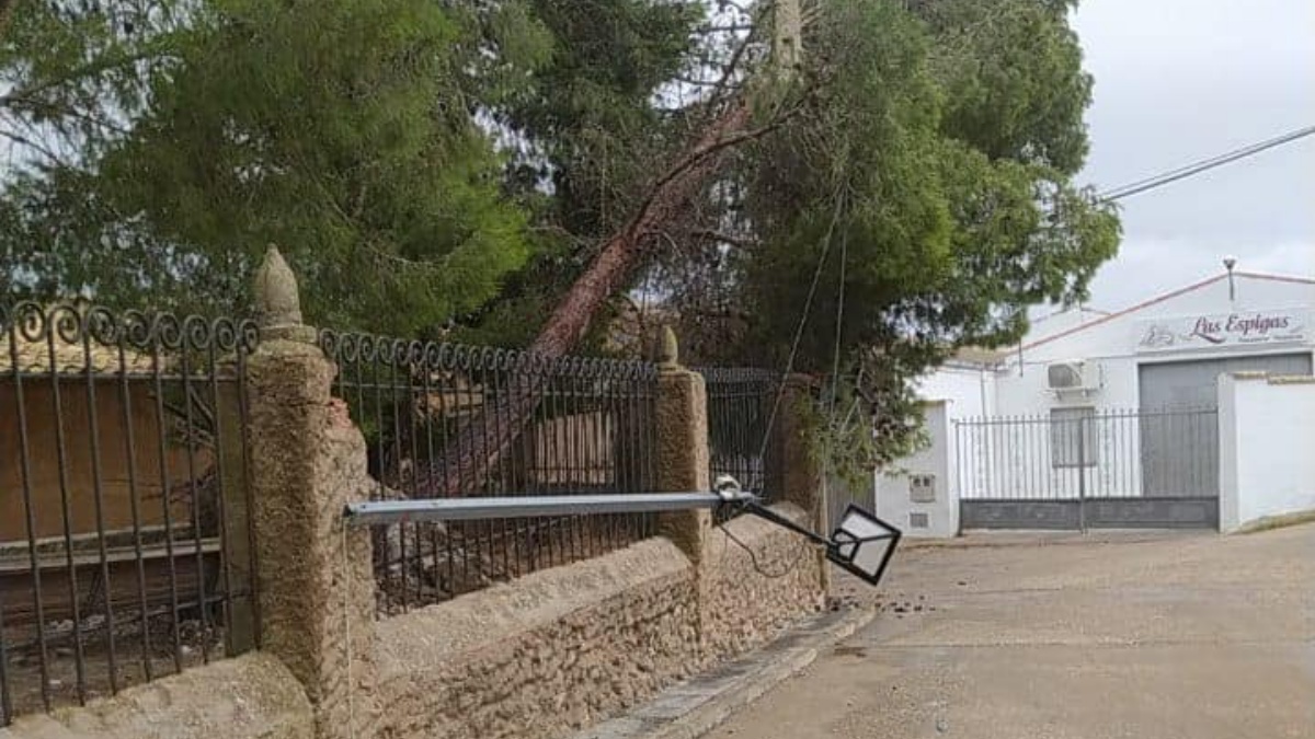Rachas de hasta 120 kilómetros por hora en provocan importantes destrozos en este pueblo de Castilla-La Mancha / Ayto. Castejón