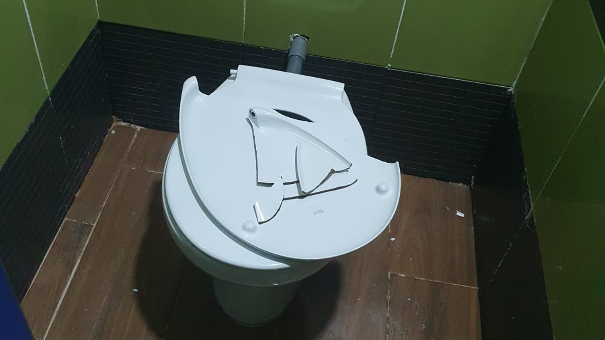 Vandalismo en los aseos de los Jardinillos / Ayto. Albacete