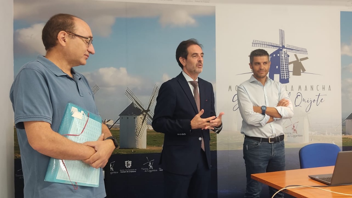 Expertos reflexionan en un curso de verano de la UCLM sobre el valor de los molinos manchegos y la importancia de su conservación / UCLM