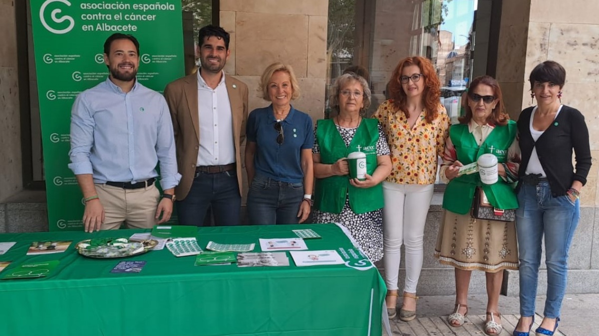 La AECC ha salido a la calle con motivo de la Feria de Albacete con su tradicional cuestación / Ayto. Albacete