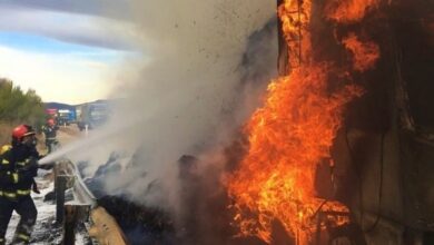 Foto de archivo de un camión ardiendo / Castilla-La Mancha