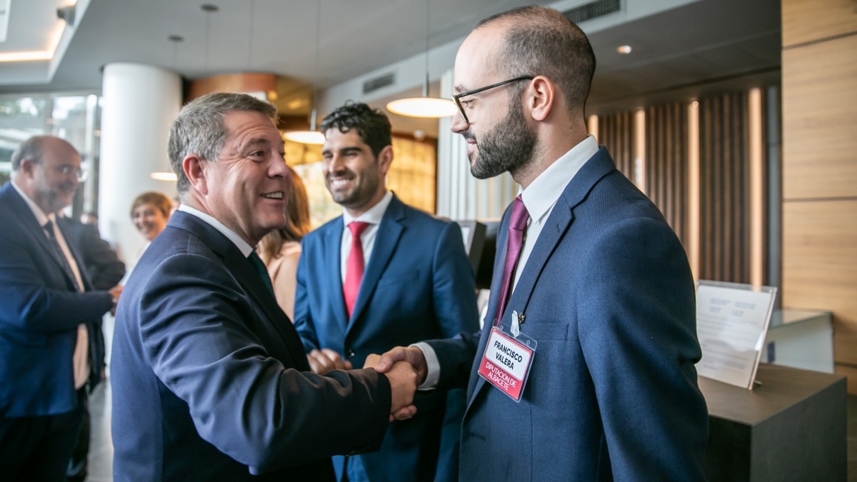El presidente de Castilla-La Mancha, Emiliano García-Page, ha participado en el foro de la Asociación Valenciana de Empresarios / Fotos: D. Esteban González // JCCM