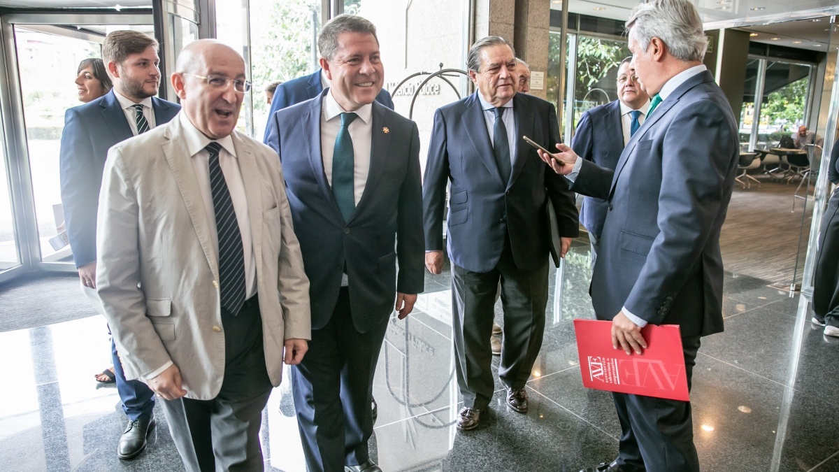 El presidente de Castilla-La Mancha, Emiliano García-Page, ha participado en el foro de la Asociación Valenciana de Empresarios / Fotos: D. Esteban González // JCCM
