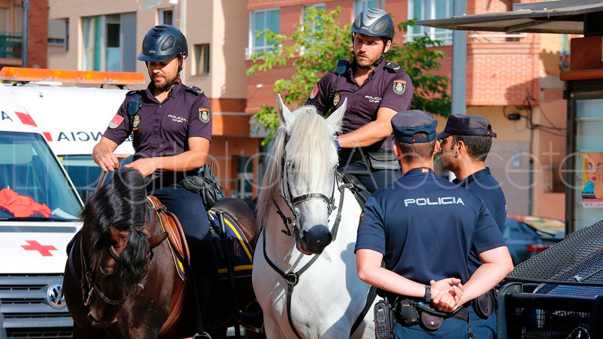 Policía Nacional en la Feria de Albacete