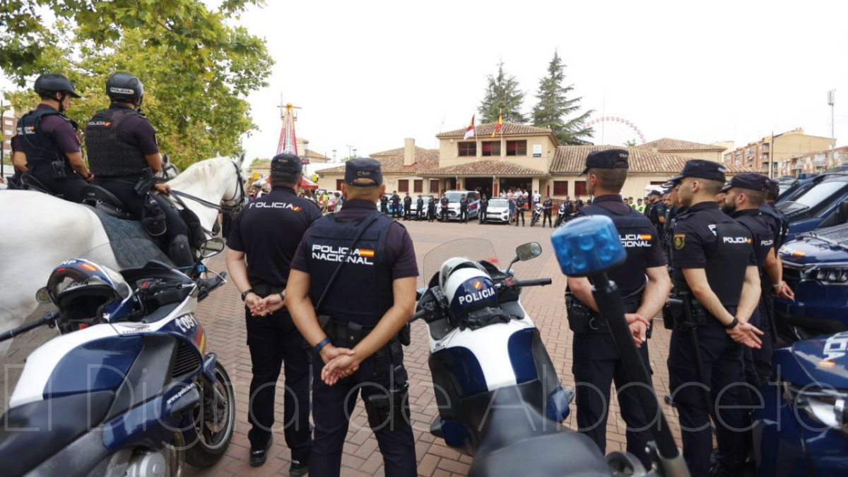 Policía Nacional en la Feria de Albacete