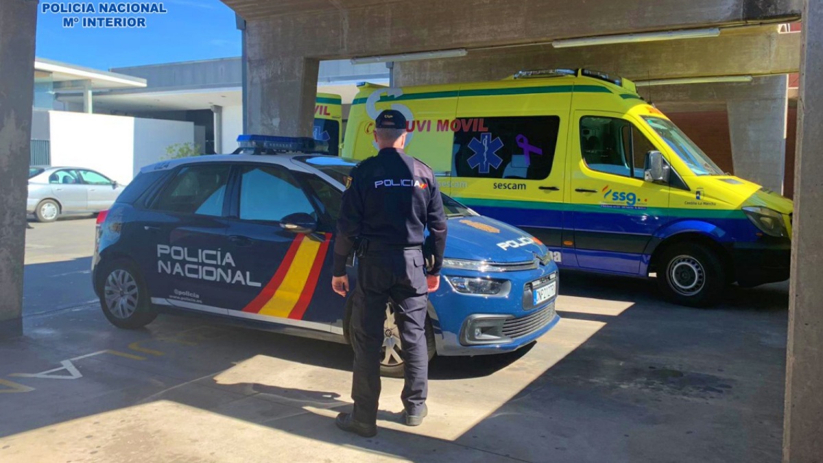 Policía Nacional y Sanitarios en Castilla-La Mancha