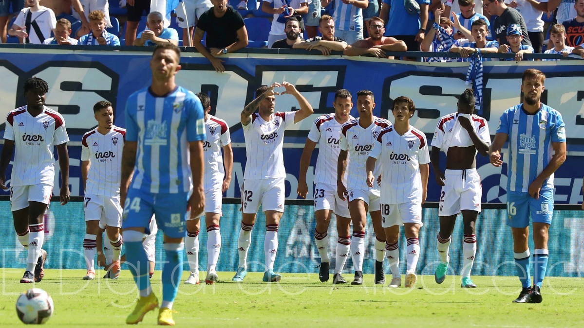 El Albacete celebra el 0-1 tras el gol de Higinio