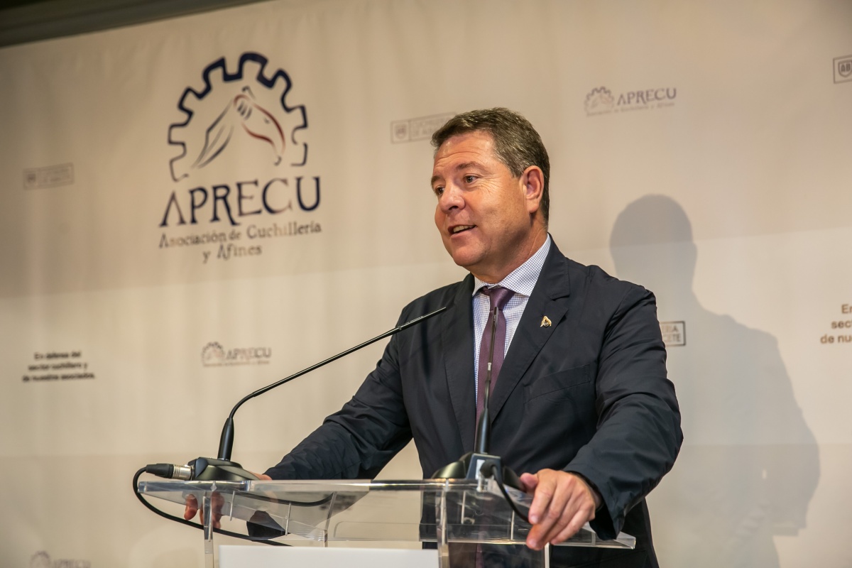 García-Page se muestra esperanzado en que el próximo año quede aprobada la IGP de la cuchillería de Albacete /JCCM