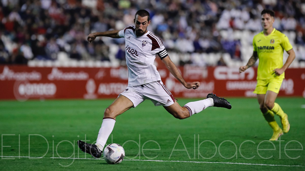Sergi Maestre fue titular y capitán del Albacete ante el Villarreal