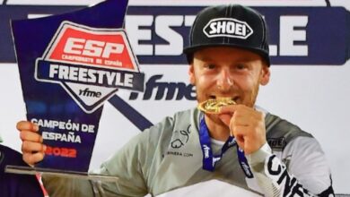 Maikel Melero muerde la medalla de oro - Foto: Gabinete de prensa de Maikel Melero