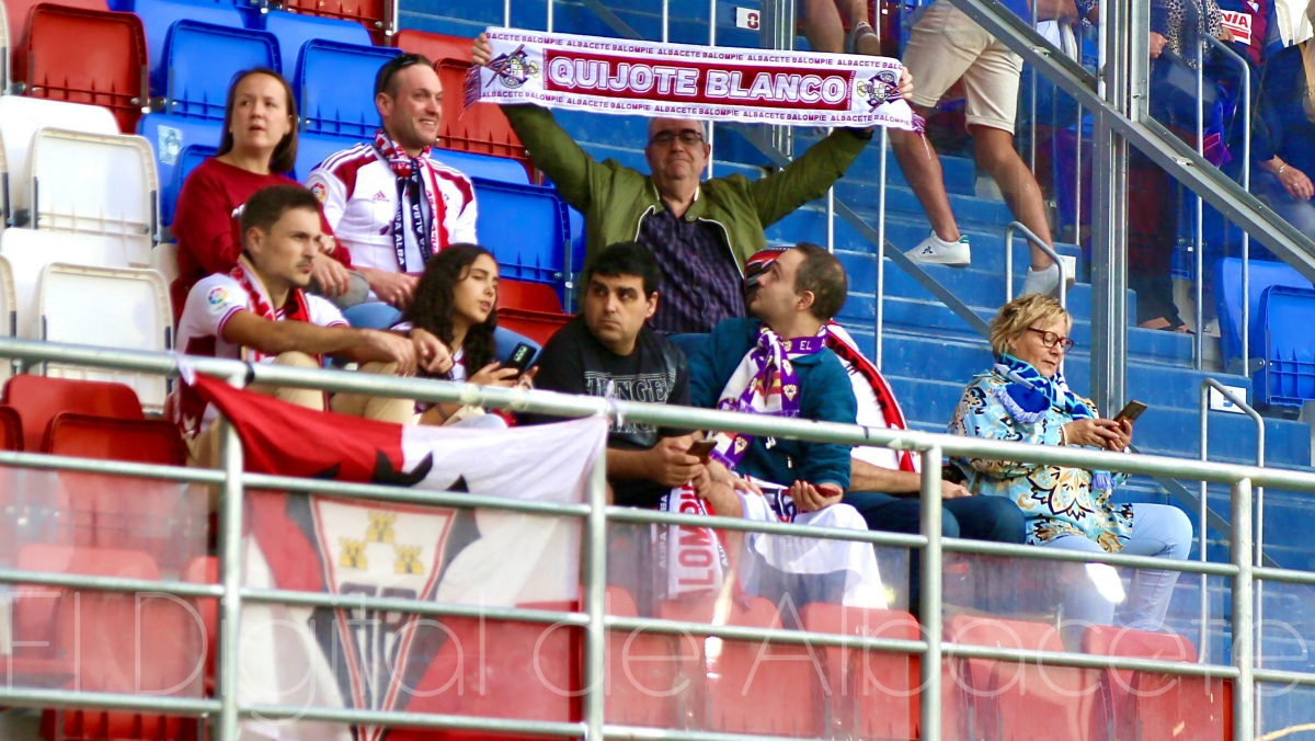 Afición del Albacete en Ipurúa