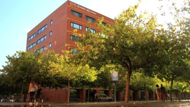 Una de las facultades de la Universidad de Valencia / UV (Foto de ARCHIVO) EUROPA PRESS