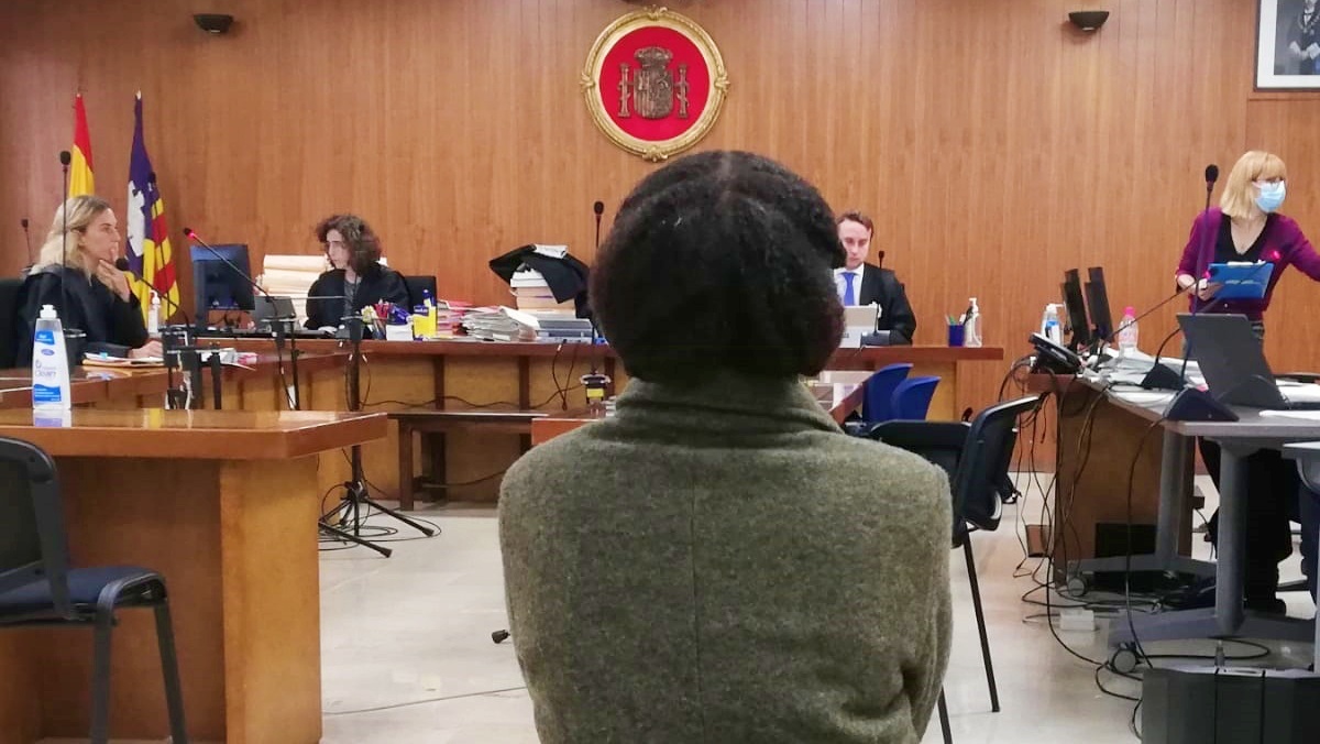 La mujer acusada de asaltar iglesias y agredir e insultar a sacerdotes - Foto: Europa Press