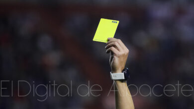 Un árbitro en un partido del Albacete Balompié / Foto de archivo