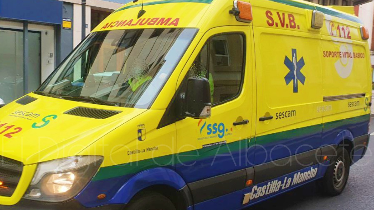 Ambulancia del SESCAM en Albacete - Foto de archivo