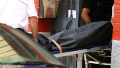 Retirada de un cadáver - Imagen de archivo - Foto: Eduardo Briones / Europa Press - Albacete