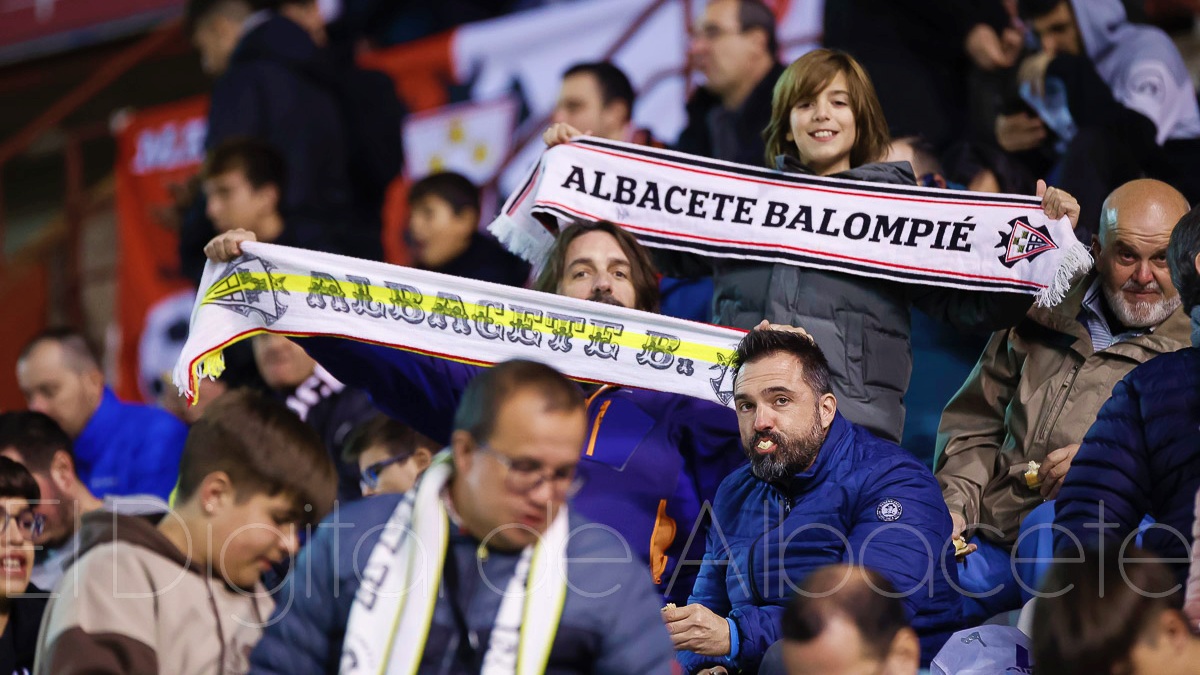 Su afición alentó con fuerza al Albacete Balompié