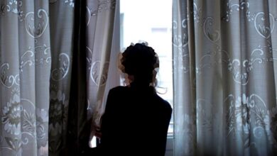 Una mujer confinada - Foto de archivo - Albacete - Europa Press