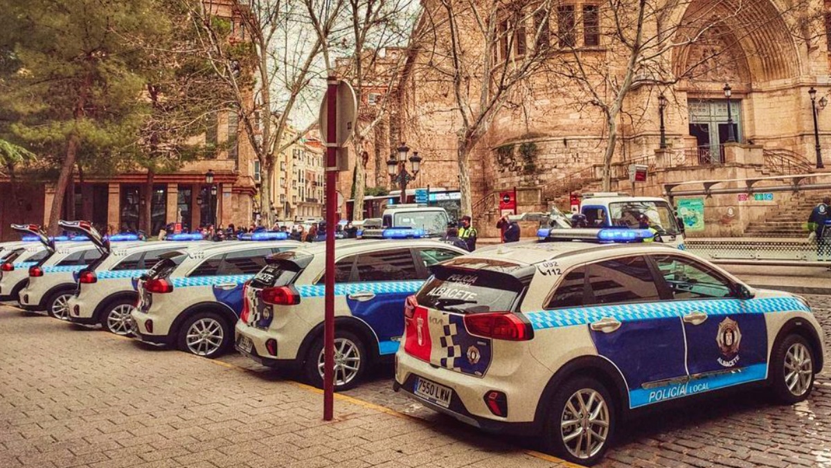 Coches de la Policía Local de Albacete - Foto de archivo