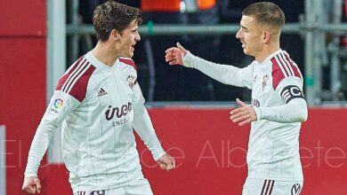 Riki y Fuster celebrando el 0-1 del Albacete en Anduva