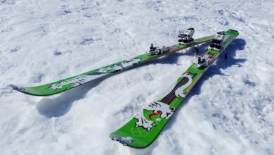 Unos esquís en una foto de archivo / PIXABAY / Castilla-La Mancha