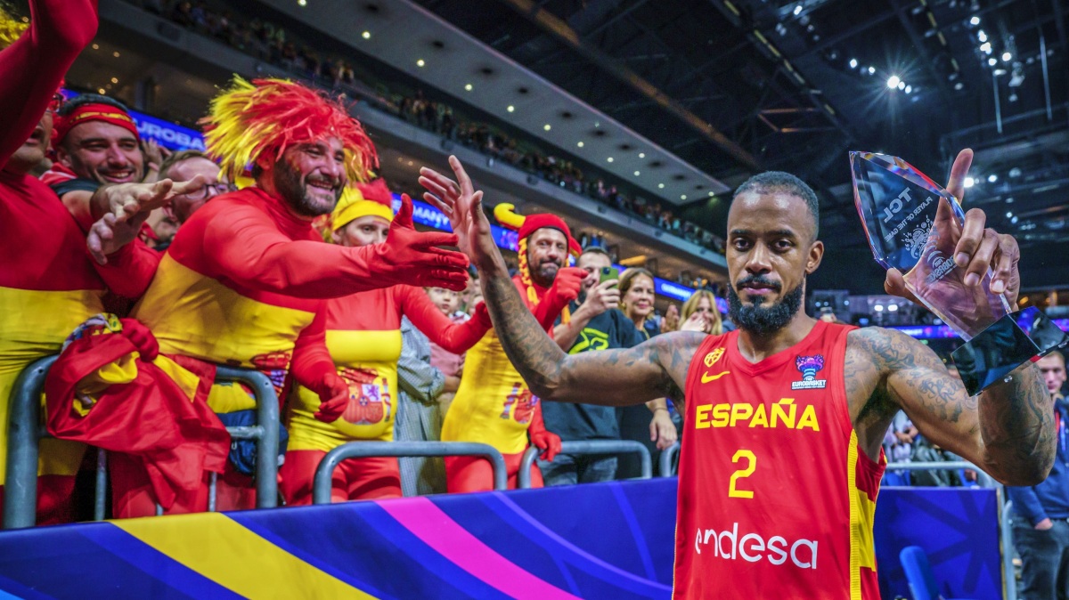 Lorenzo Brown celebra el pase a la final del Eurobasket 2022 // Foto de archivo // Imagen: Alberto Nevado (FEB)
