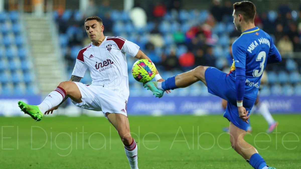 Carlos Isaac en un lance del Andorra - Albacete