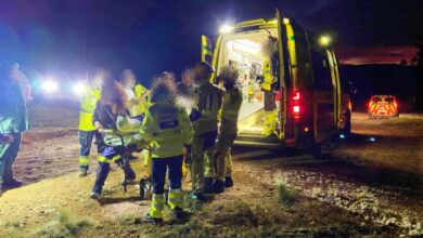 Momento de la evacuación del trabajador herido en Castilla-La Mancha / Foto: Bomberos