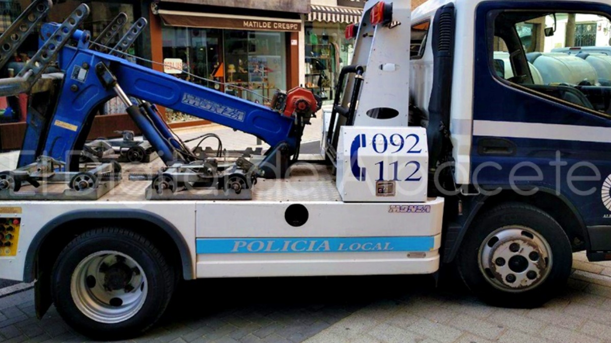 Grúa de Albacete - Foto de archivo