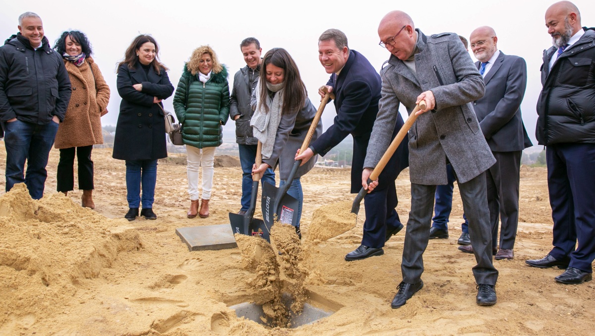Acto de colocación de la primera piedra de la nueva residencia de mayores de Chinchilla (Albacete) - Foto: JCCM