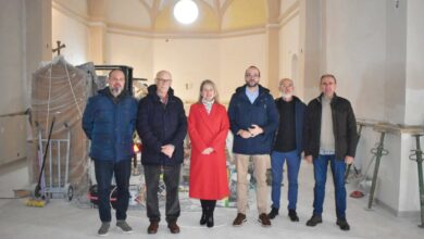 Foto de familia en la iglesia de Pozo Lorente (Albacete)