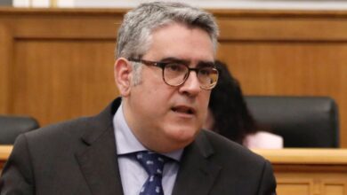 Miguel Ángel Rodríguez, en el Pleno de las Cortes Regionales